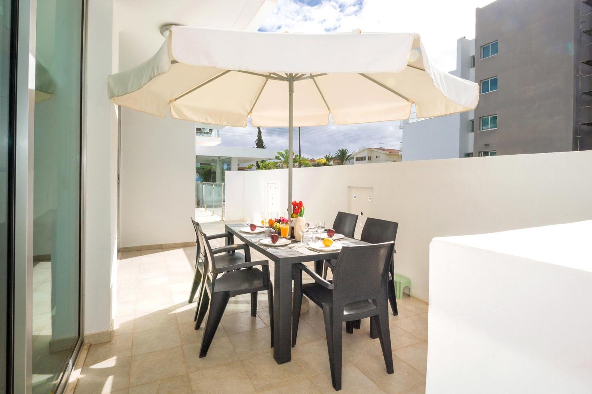 Calypso - Coralli Beachfront Apartment Protaras Esterno foto